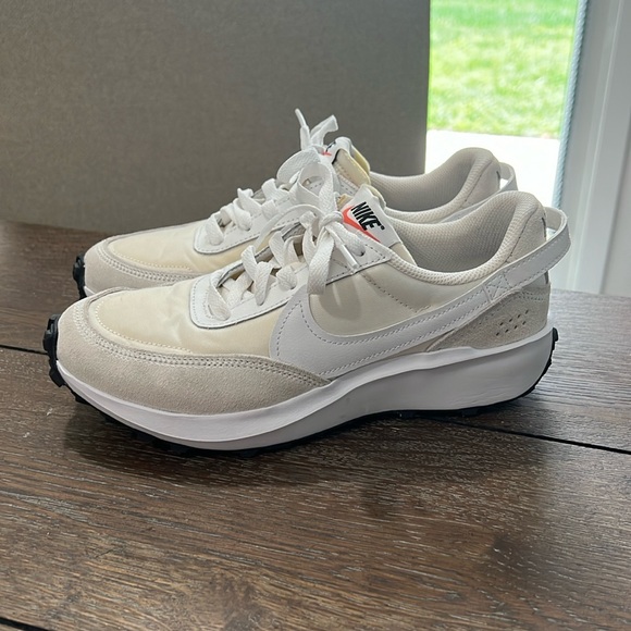 Women’s nike waffle debut - Picture 1 of 4